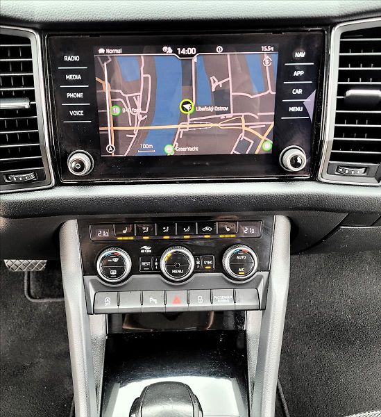 Škoda Kodiaq 1,5 TSI,DSG,7míst,navi,výhřev - fotka 34 z 50