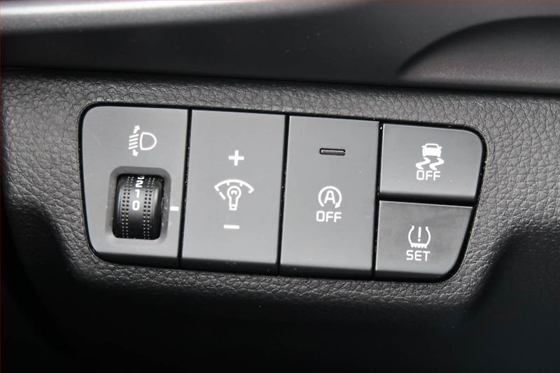 Kia Stonic (2023) Exclusive 1.0 T-GDI, EXCLUSIVE - fotka 17 z 20