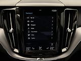 Volvo XC60 B4 AWD MOMENTUM AUT REZERVACE - náhled 36