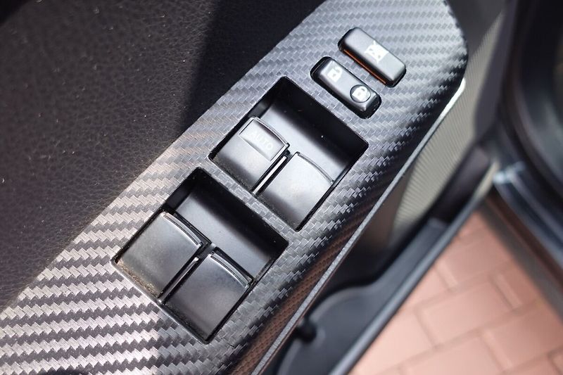 Toyota RAV4 2.0 VVT-i AWD Multidrive S Act - fotka 9 z 30