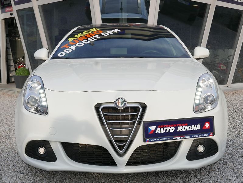 Alfa Romeo Giulietta 1,4 TB 125kW Navi Panorama - fotka 4 z 37