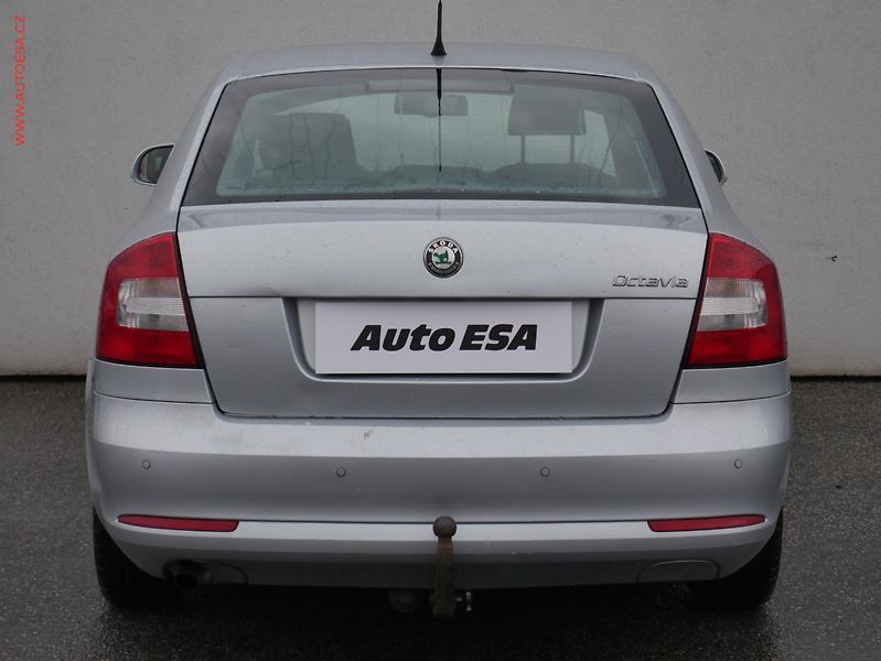 Škoda Octavia (2010) 1.2 TSi, Ambiente, TZ - fotka 5 z 19