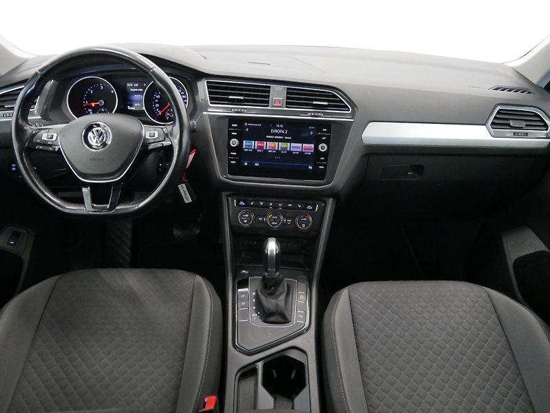 Volkswagen Tiguan - fotka 5 z 27
