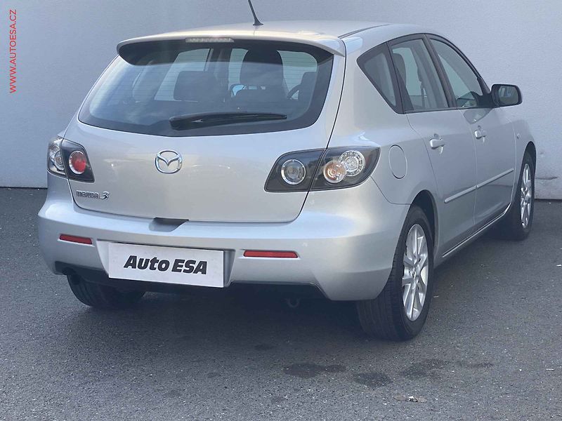 Mazda 3 (2009) 1.6, Xenon, +kola - fotka 4 z 17