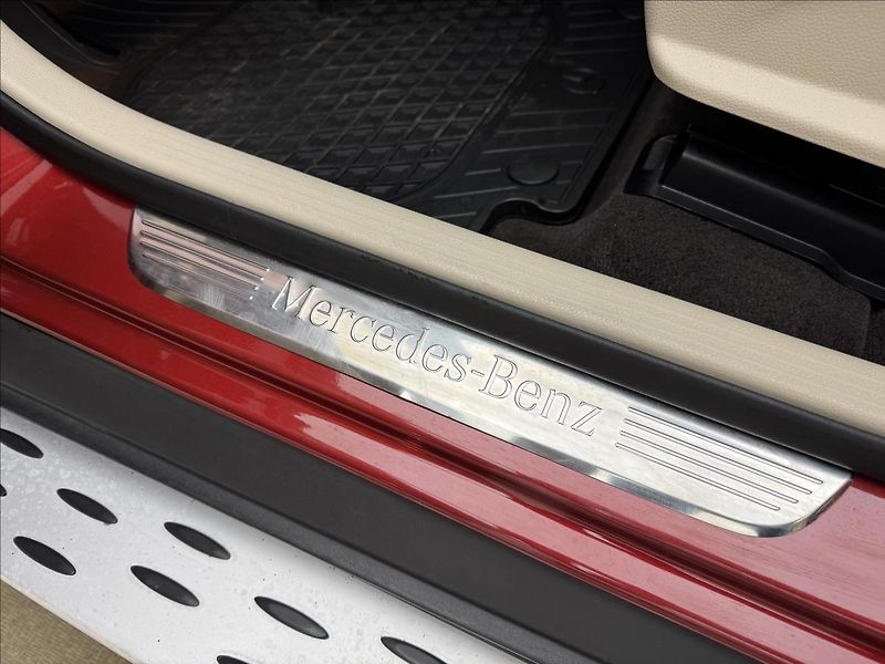 Mercedes-Benz GLC 2,0 DPH 4X4 LED KŮŽE 2XKOLA CZ - fotka 34 z 43