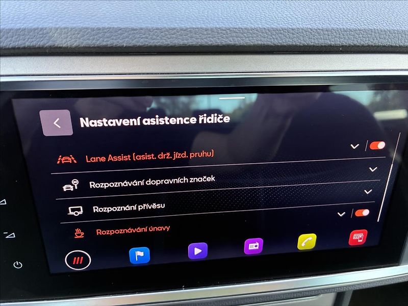 Seat Ateca 2,0 TDI 4X4 TAŽNÉ WEBASTO - fotka 23 z 33