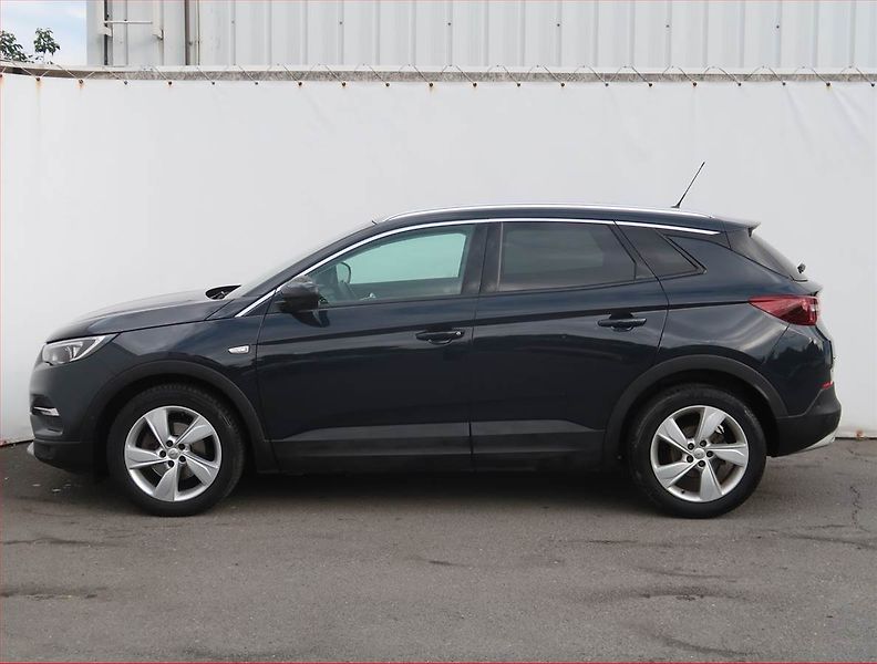 Opel Grandland X (2018) Innovation 1.2 Turbo - fotka 3 z 21