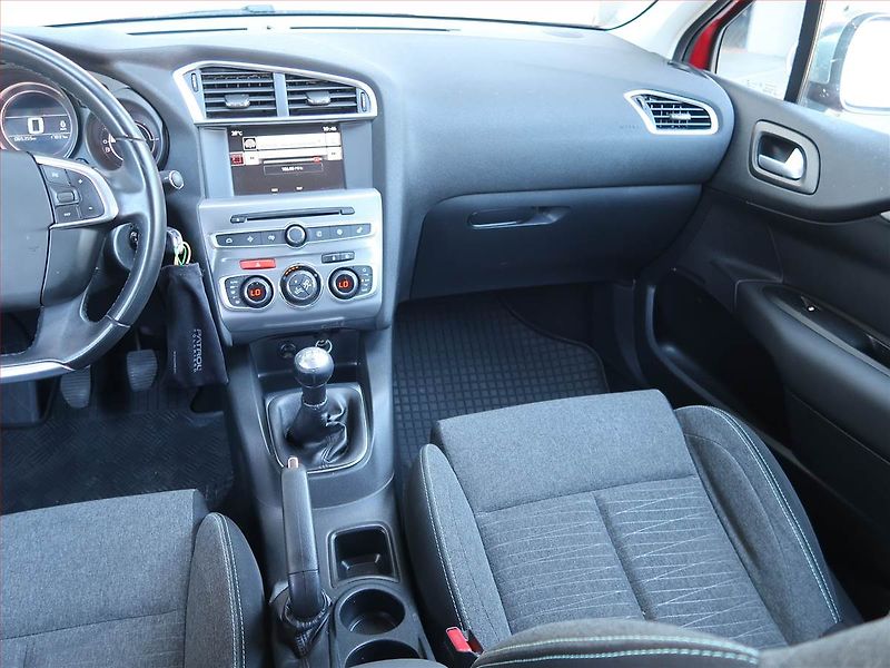 Citroën C4 (2018) Feel 1.2 PureTech, Serv.kniha - fotka 8 z 16