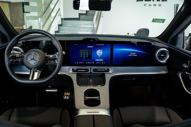 Mercedes-Benz GLC (2026) 400 4M EQ/AMG/DIGITALLIGHT/DIS - fotka 13 z 19