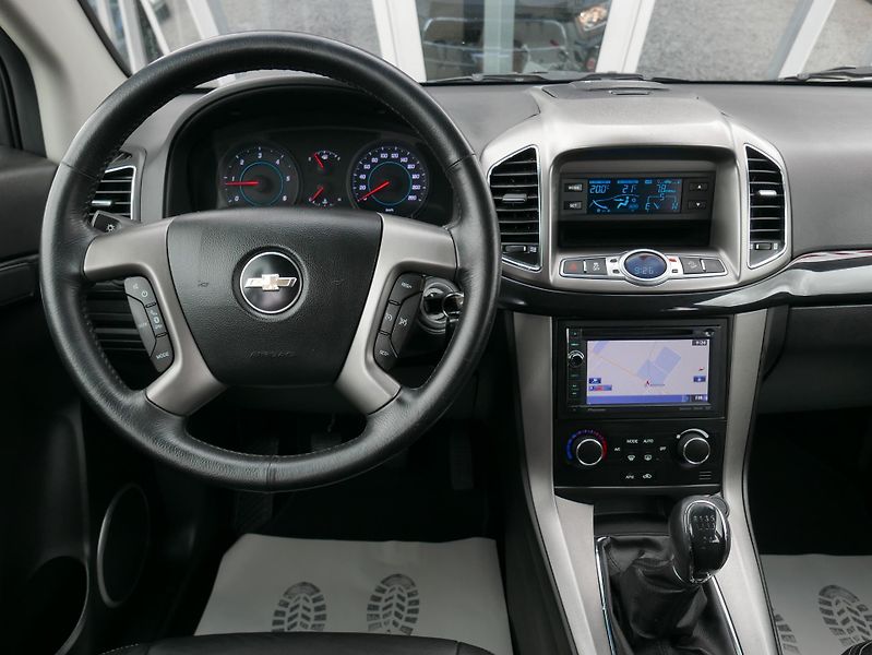Chevrolet Captiva 2,2 Td 120kW Navi REZERVACE - fotka 24 z 35