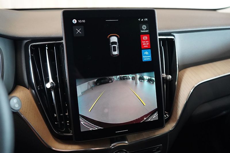 Volvo XC60 B5 AWD PLUS Dark LCI, H/K, LED - fotka 25 z 48
