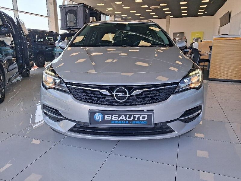 Opel Astra 1.2T 81kW 2021 - fotka 2 z 15