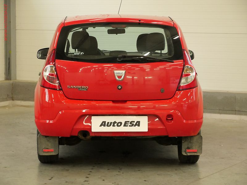Dacia Sandero (2010) 1.4i, ČR - fotka 5 z 13