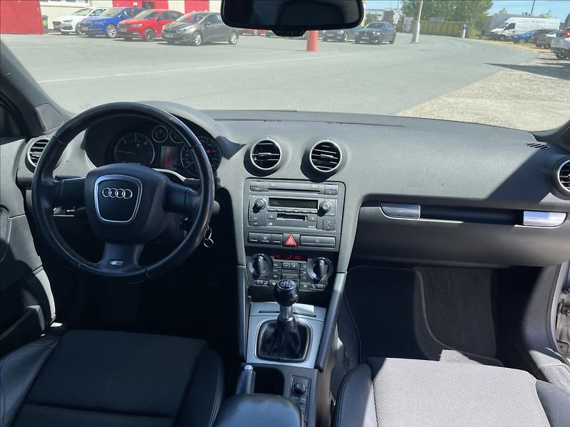 Audi A3 2,0 TDi 103kW*S-line*servis - fotka 28 z 47