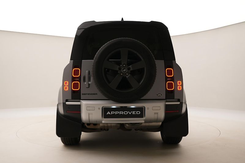 Land Rover Defender 110 D250 HSE AWD AUT CZ - fotka 11 z 51