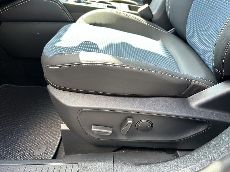 Ford Kuga BLUECRUISE EDITION 178kW - fotka 21 z 38