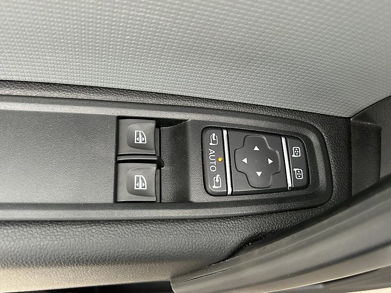 Nissan Townstar 1.3 DIG-T Connecta - fotka 18 z 29
