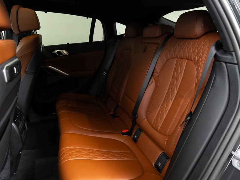 BMW X6 xDrive30d - fotka 22 z 24