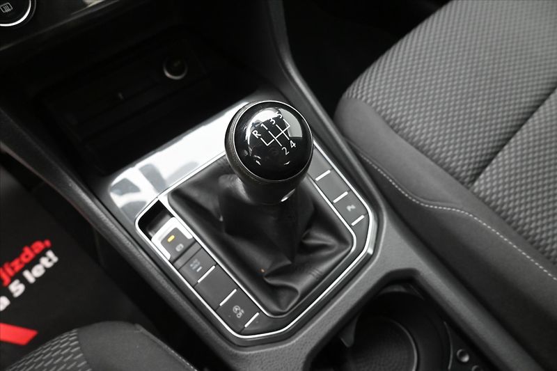 Volkswagen Golf Sportsvan 1,6 TDI 85 kW Navi Záruka až 5 - fotka 21 z 27