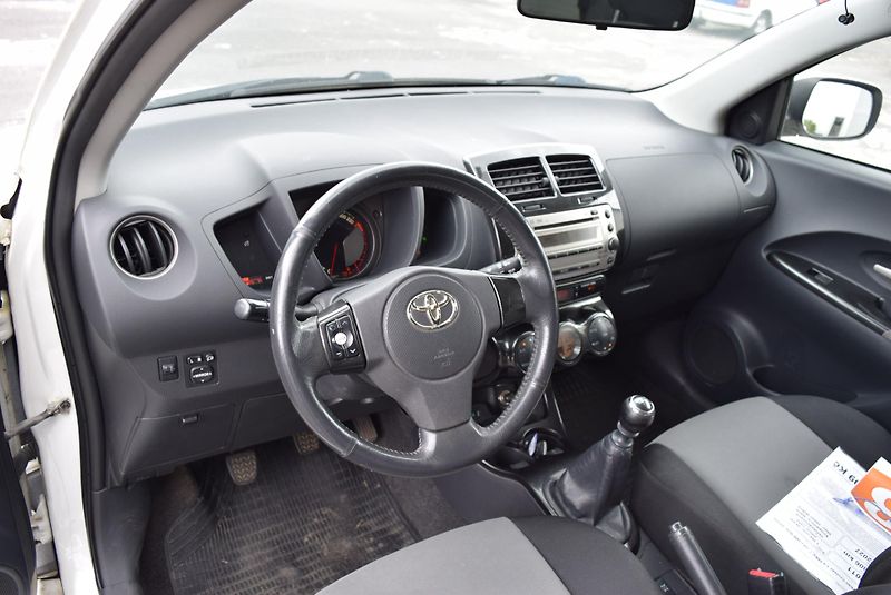 Toyota Urban Cruiser (2011) 1.4 66kw D4D AWD SOL-HIGH - fotka 22 z 40