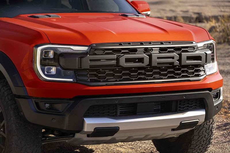 Ford Ranger Raptor v plné jízdě