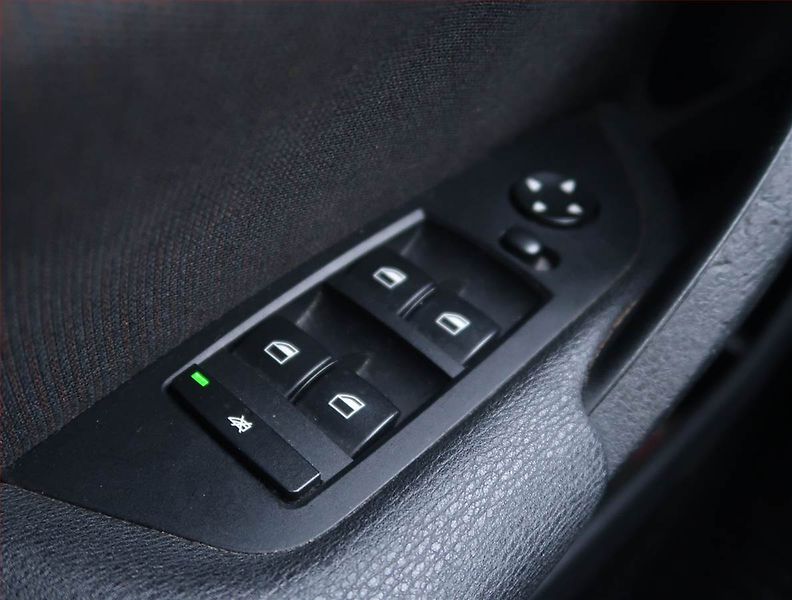 BMW X1 (2015) xDrive18d, 4X4, Automat, Kůže - fotka 16 z 19