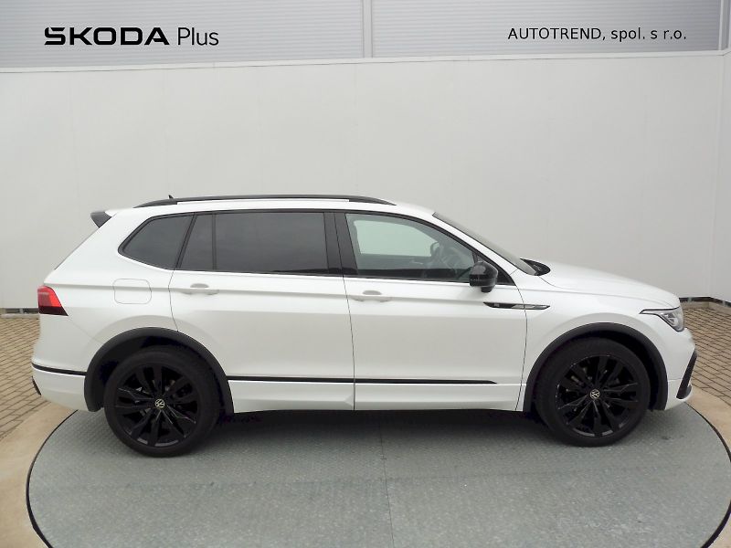 Volkswagen Tiguan Allspace (2022) R-Line 2,0 TSI 140kW DSG 4MOTI - fotka 27 z 27