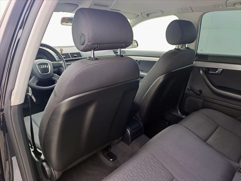 Audi A4 Avant 1,9 TDi Aut.klimatizace - fotka 19 z 29