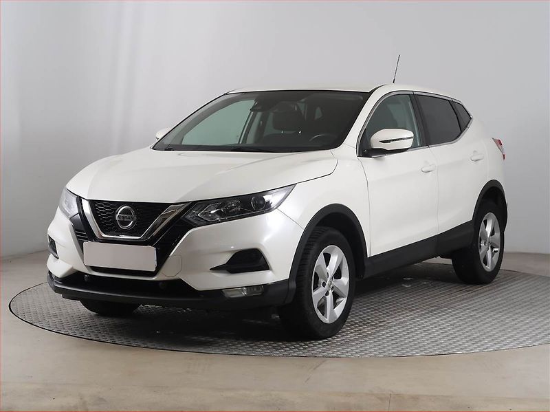 Nissan Qashqai (2021) 1.3 DIG-T, Tempomat - fotka 2 z 15