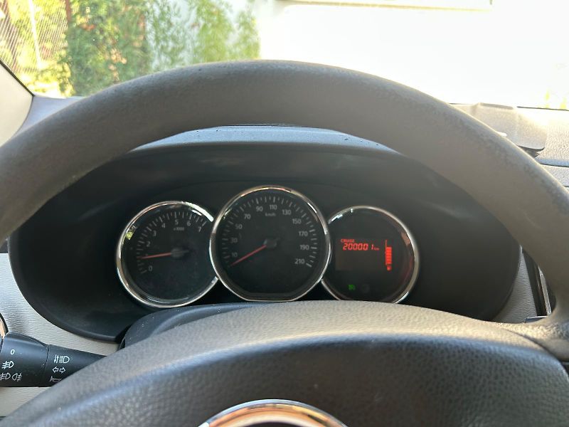 Dacia Lodgy (2014) 1.6 benzin, tazne, 60kW - fotka 5 z 9