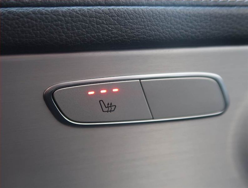 Mercedes-Benz GLC (2020) AMG line 300 d 4MATIC - fotka 25 z 26