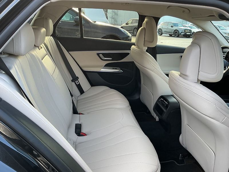 Mercedes-Benz Třídy E 220 d ALLTERRAIN 4MATIC - fotka 22 z 29