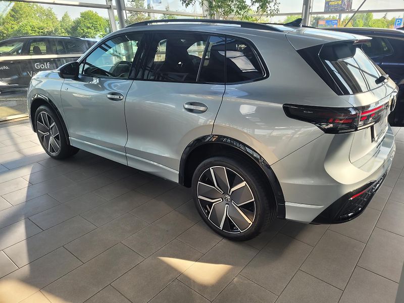 Volkswagen Tiguan (2026) R-Line 2,0 TDI 142 kW 4x4 - fotka 2 z 8