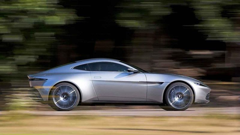 Aston Martin Vantage a DB10.