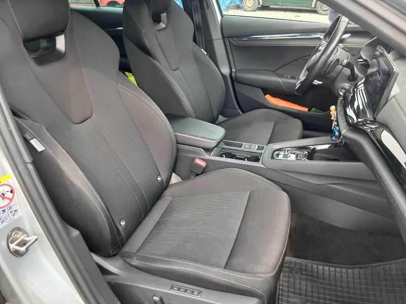 Škoda Octavia 2.0 TDI,STYLE INDIVIDUAL - fotka 54 z 58