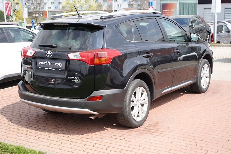 Toyota RAV4 2.0 VVT-i AWD Multidrive S Act - fotka 4 z 30