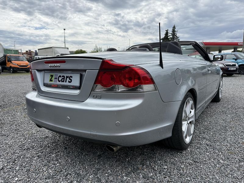 Volvo C70 2.4 D5 132kW Automat ČR - fotka 5 z 15