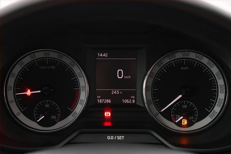 Škoda Octavia (2018) Style Plus 1.6 TDI, Tempomat - fotka 11 z 18