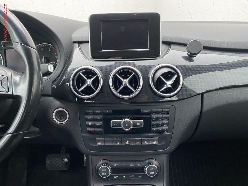 Mercedes-Benz Třídy B (2012) 1.6i B200, AT, bixen, navi, - fotka 12 z 18