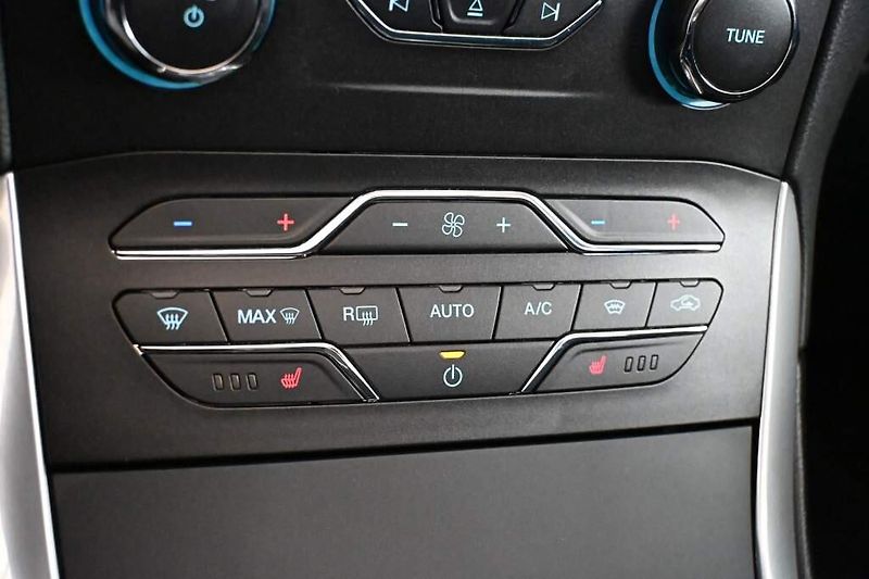 Ford S-MAX (2021) 2.0 7 Míst LED Tažné TITANIUM - fotka 20 z 34