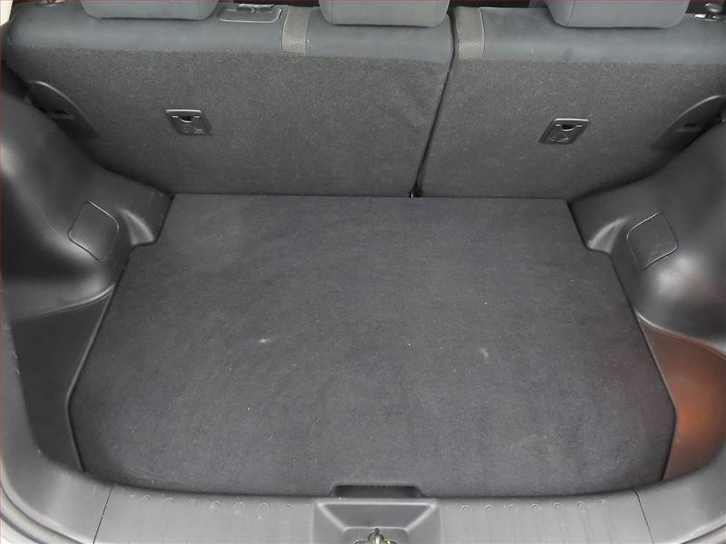 Nissan Juke (2013) 1.6 DIG-T - fotka 14 z 15
