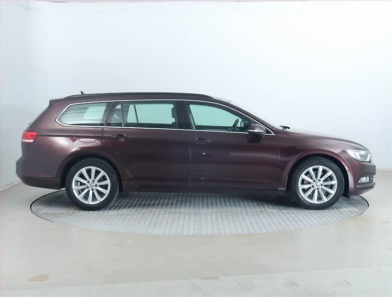 Volkswagen Passat (2018) Comfortline 2.0 TDI, Automat - fotka 6 z 20