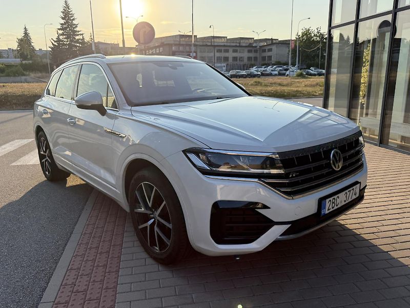 Volkswagen Touareg (2018) R-LINE V6 3,0 TDI 210 kW - fotka 4 z 13