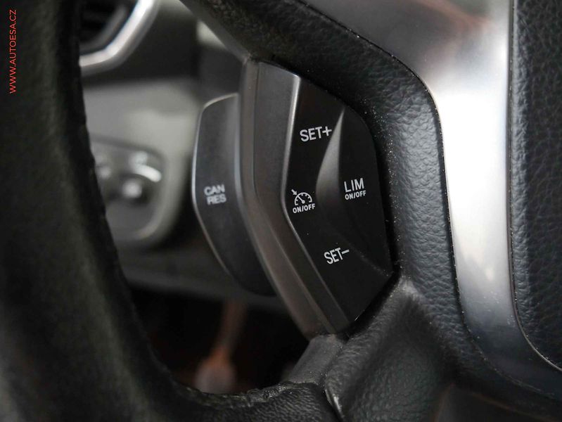 Ford Kuga (2013) 2.0 TDCi 4x4, 2.maj, Navi - fotka 13 z 22