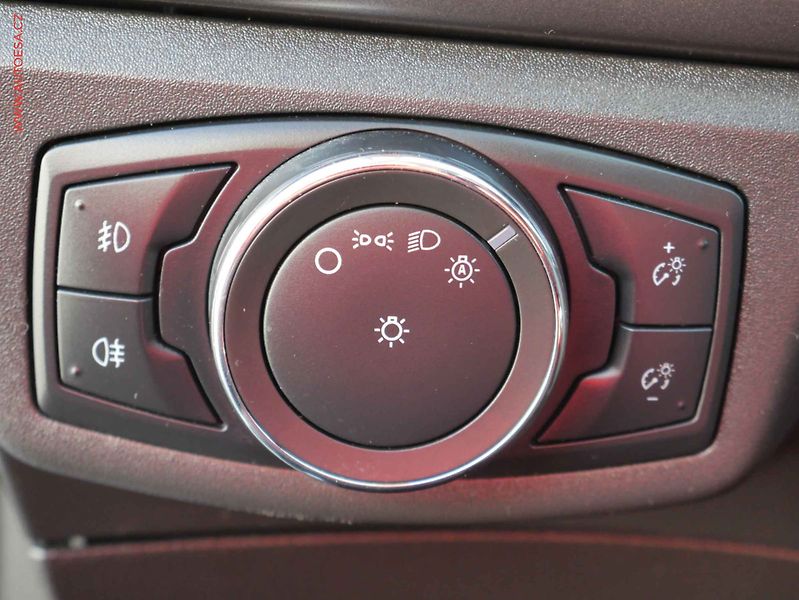 Ford Mondeo (2016) 2.0 TDCi, ČR, AT - fotka 15 z 19