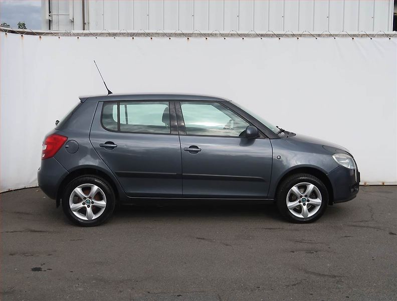 Škoda Fabia (2008) Elegance 1.4 16V, Serv.kniha - fotka 6 z 16