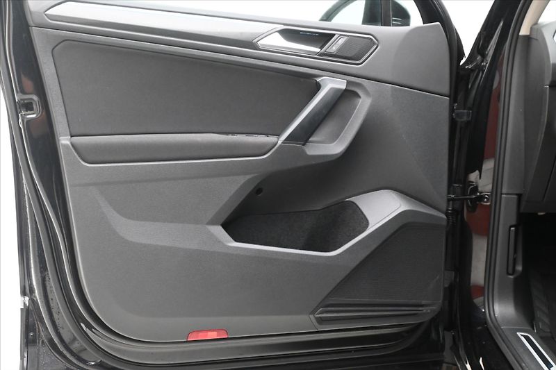 Volkswagen Tiguan 2,0 TDI 110kW DSG Life Záruka - fotka 25 z 31