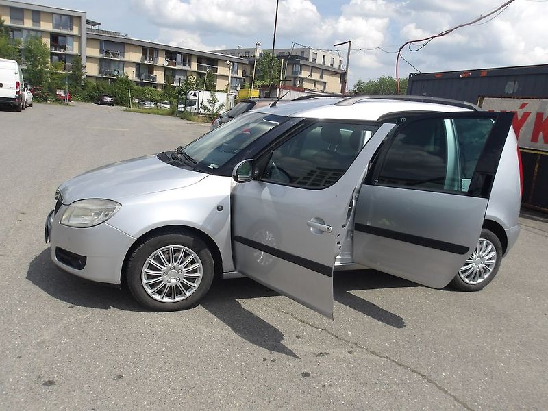 Škoda Roomster 1,6i AUTOMAT !!! - fotka 5 z 28