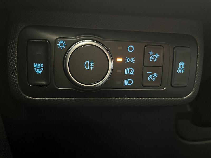 Ford Mustang Mach-E SoH 94,5 %, po servisní prohlí - fotka 23 z 68
