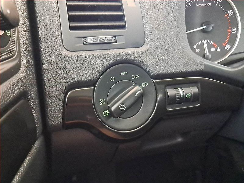 Škoda Octavia (2011) Laurin&Klement 1.8 TSI - fotka 19 z 22